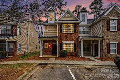 5767 Bent Creek Cir, Charlotte, NC 28227