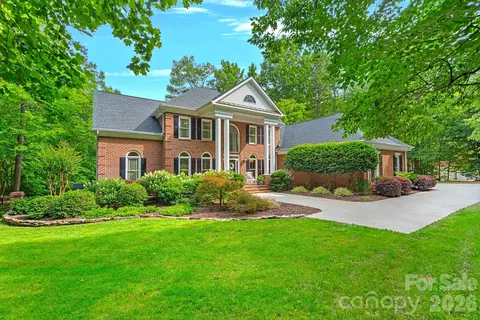 1317 Longleaf Ct, Matthews, NC 28104
