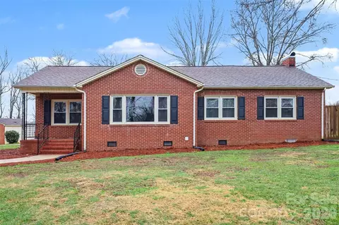 1008 Edgewood Rd, Bessemer City, NC 28016