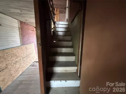 Entry Way - 101 Knight Dr, Clyde, NC 28721 photo 2 of 2