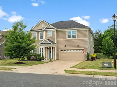 1326 Kings Grove Dr, York, SC 29745