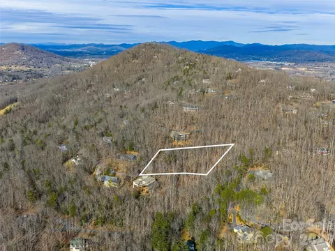 40 Cedar Dr, Mills River, NC 28759