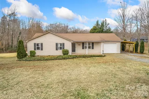 1855 Eastbrook Cir, Morganton, NC 28655