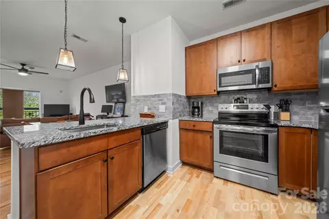 630 Calvert 311 St #311, Charlotte, NC 28208