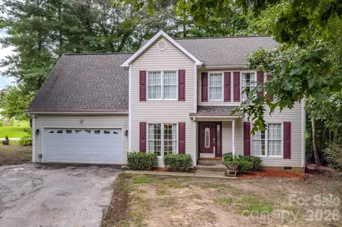 303 Theron Ct, Candler, NC 28715
