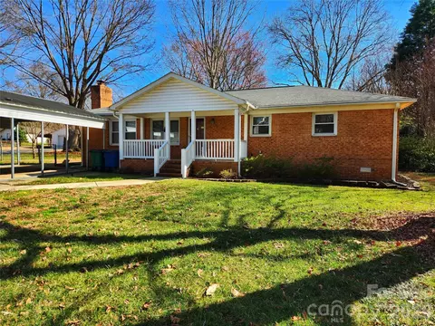 1308 Stallings Rd, Matthews, NC 28104