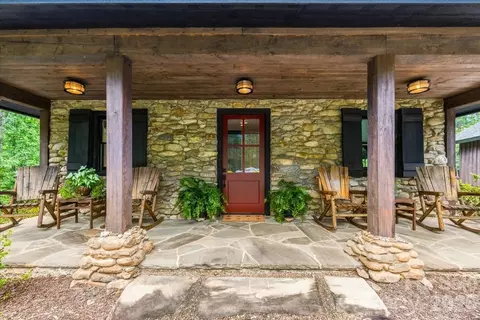 2004 Fergusons Folly Dr, Nebo, NC 28761
