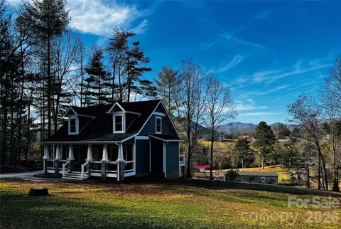 426 Shadow Wood Dr, Leicester, NC 28748