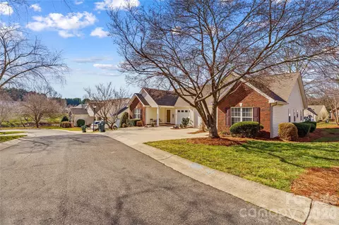 143 Ashwood Ln, Mooresville, NC 28117