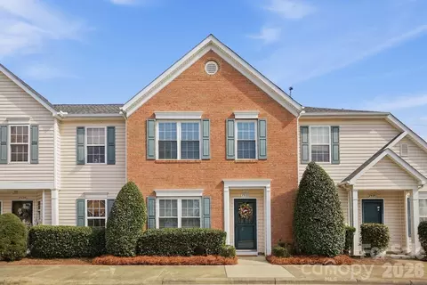 7531 Pilot Cove Ct, Denver, NC 28037