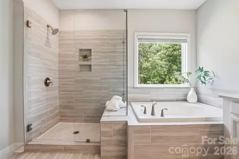 Bath - 4044 Brandywine Ter, Lancaster, SC 29720 photo 4 of 5
