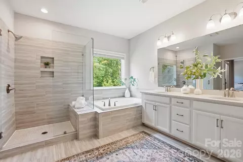 Bath - 4044 Brandywine Ter, Lancaster, SC 29720 photo 3 of 5
