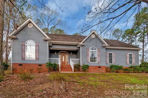 722 Canterbury Dr, Lancaster, SC 29720
