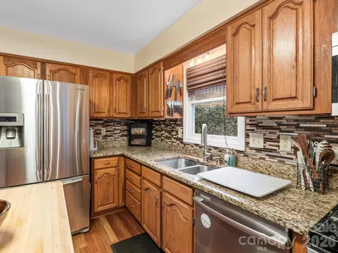 Kitchen - 26 Morrow Dr, Fairview, NC 28730 photo 3 of 4