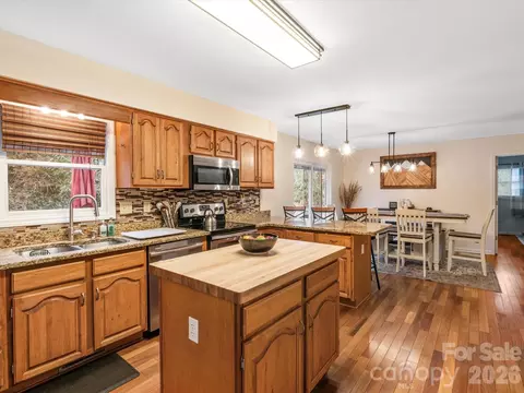 Kitchen - 26 Morrow Dr, Fairview, NC 28730 photo 2 of 4