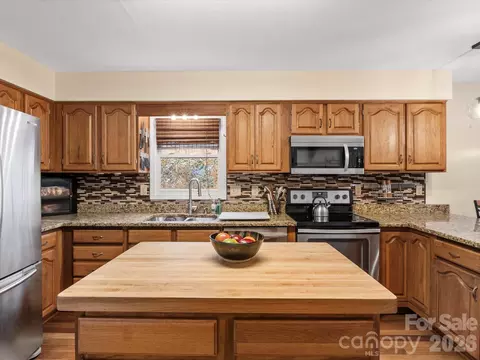 Kitchen - 26 Morrow Dr, Fairview, NC 28730 photo 4 of 4