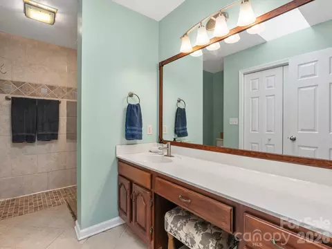 Bath - 26 Morrow Dr, Fairview, NC 28730 photo 4 of 4
