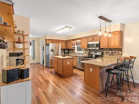 Kitchen - 26 Morrow Dr, Fairview, NC 28730 photo 1 of 4