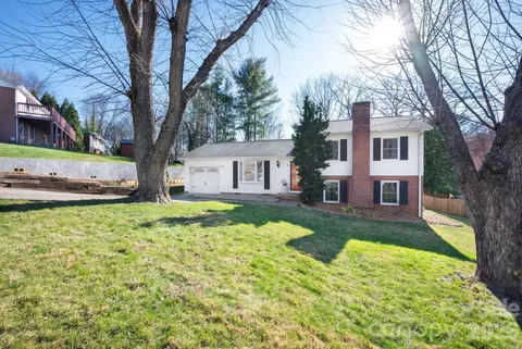 14 Lynwood Cir, Asheville, NC 28806