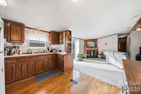 107 10th Ne St NE, Hildebran, NC 28637