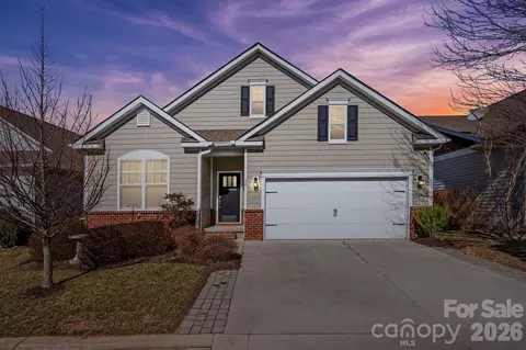 16 Regent Heights Rd, Leicester, NC 28748