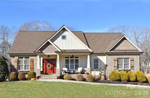 6832 Orchard Path Dr, Clemmons, NC 27012