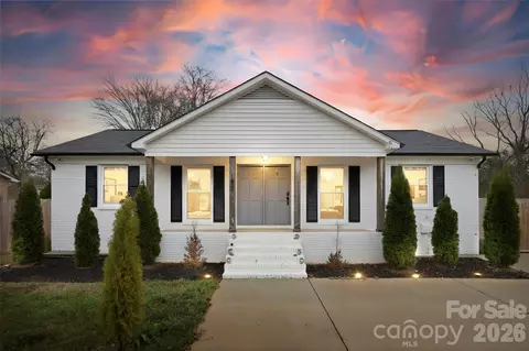 157 Downey Lake Rd, Dallas, NC 28034