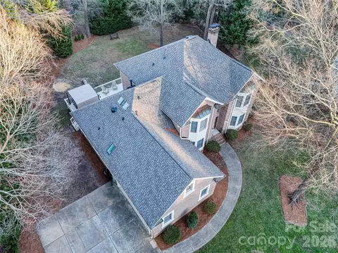 View/Area - 21308 Araglin Ct, Cornelius, NC 28031 photo 2 of 3