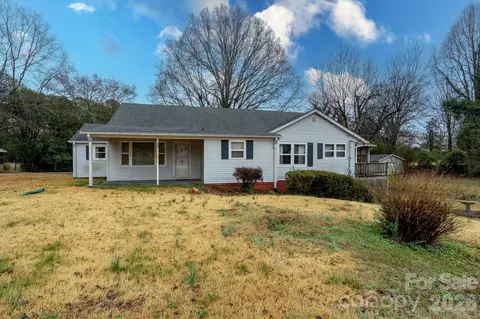 322 E 4th St, Oakboro, NC 28129