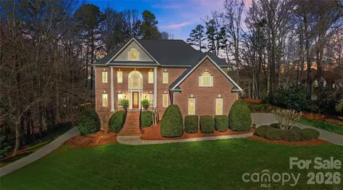 1009 Honors Ct, Waxhaw, NC 28173