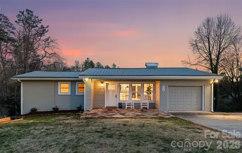 338 Hawthorne Dr, Brevard, NC 28712
