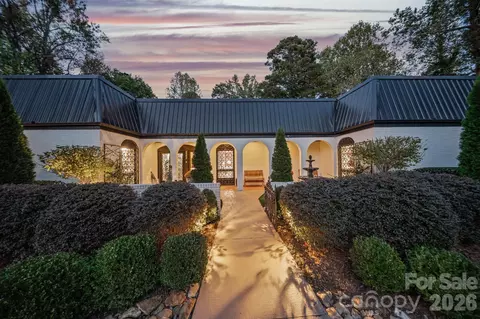 2082 2nd Street Nw Dr NW, Hickory, NC 28601