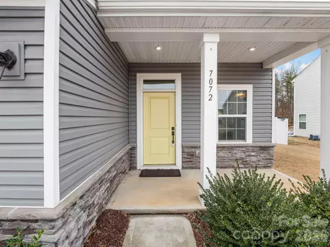 Exterior - 7072 Kenyon Dr, Denver, NC 28037 photo 2 of 5