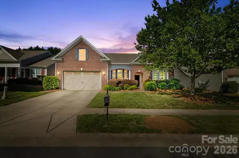 8720 Artesa Mill Ln, Charlotte, NC 28214