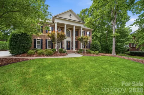 1802 Summit View Pl, Waxhaw, NC 28173