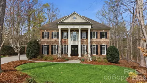 1802 Summit View Pl, Waxhaw, NC 28173