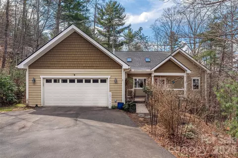 3 Pathwood Ln, Weaverville, NC 28787