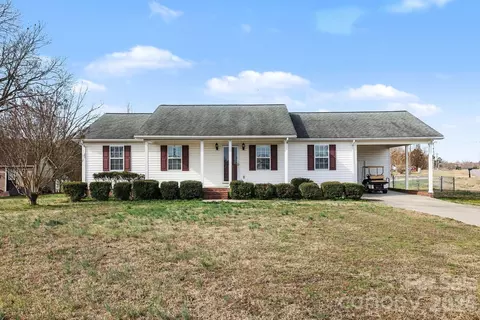 1976 Mcilwain Rd, Lancaster, SC 29720
