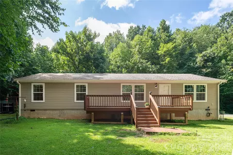 346 Adell Dr, Waynesville, NC 28786