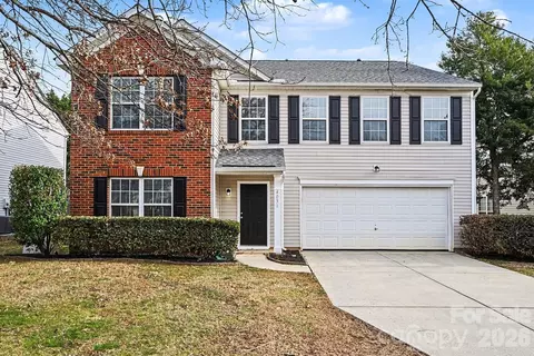 4031 Cameron Creek Dr, Matthews, NC 28105