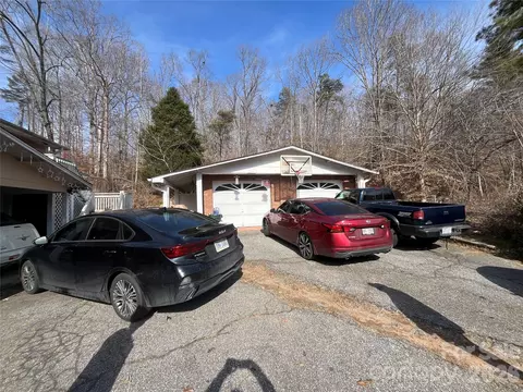 Exterior - 31 Walker Rd, Columbus, NC 28722 photo 2 of 3