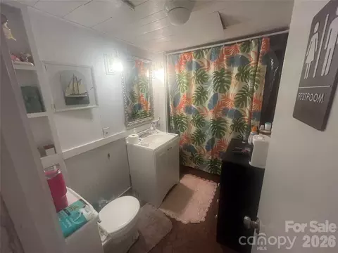 Bath - 31 Walker Rd, Columbus, NC 28722 photo 1 of 1
