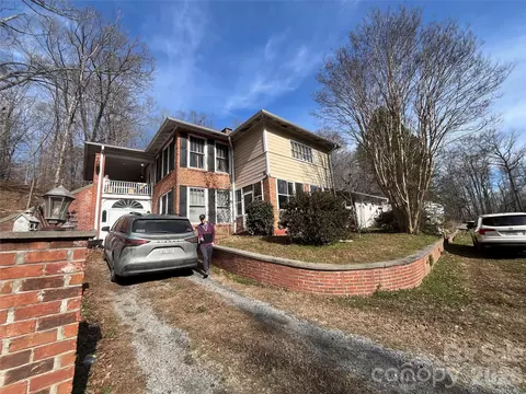 31 Walker Rd, Columbus, NC 28722