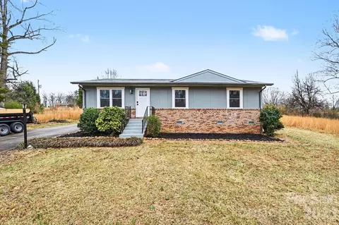 300 Lakewood Dr, Gastonia, NC 28056