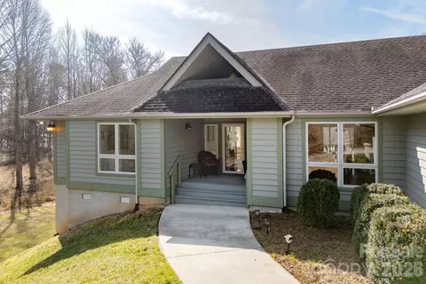 132 Broadmoor V-1 Dr #V-1, Flat Rock, NC 28731