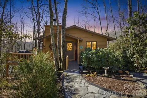 25 Poke Rd, Newland, NC 28657