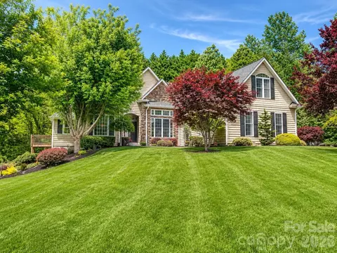 21 Kanuga Forest Dr, Hendersonville, NC 28739
