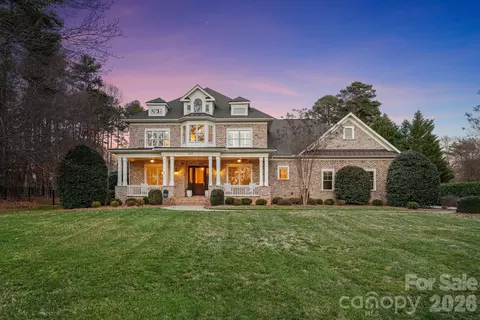 127 Yacht Rd, Mooresville, NC 28117