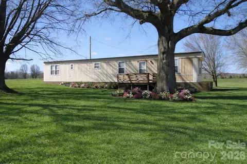 5750 New Hope Rd, Denton, NC 27239