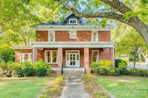 3 Kings Mountain St, York, SC 29745